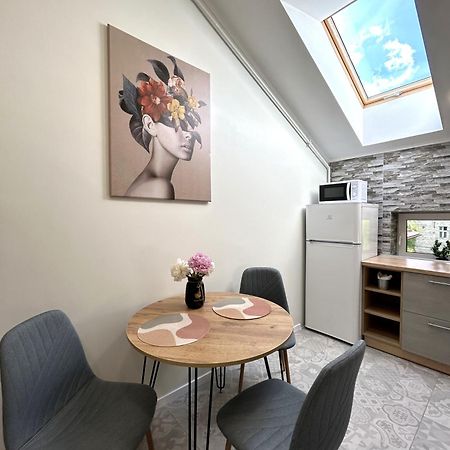 Modern Apartment, 5Mins To Rynok Square Lviv Ngoại thất bức ảnh