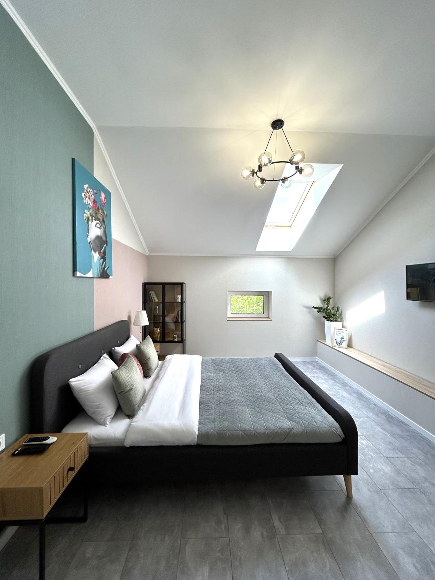 Modern Apartment, 5Mins To Rynok Square Lviv Ngoại thất bức ảnh