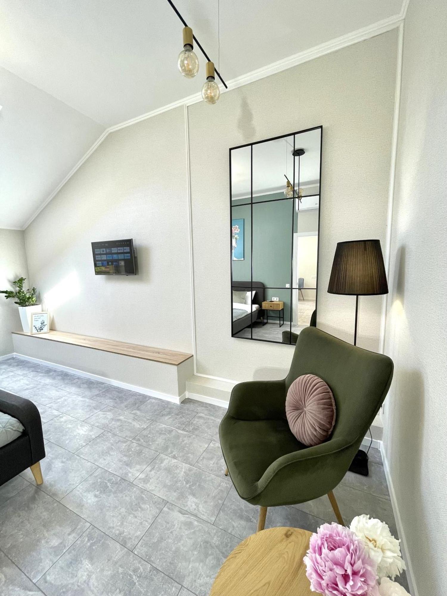 Modern Apartment, 5Mins To Rynok Square Lviv Ngoại thất bức ảnh