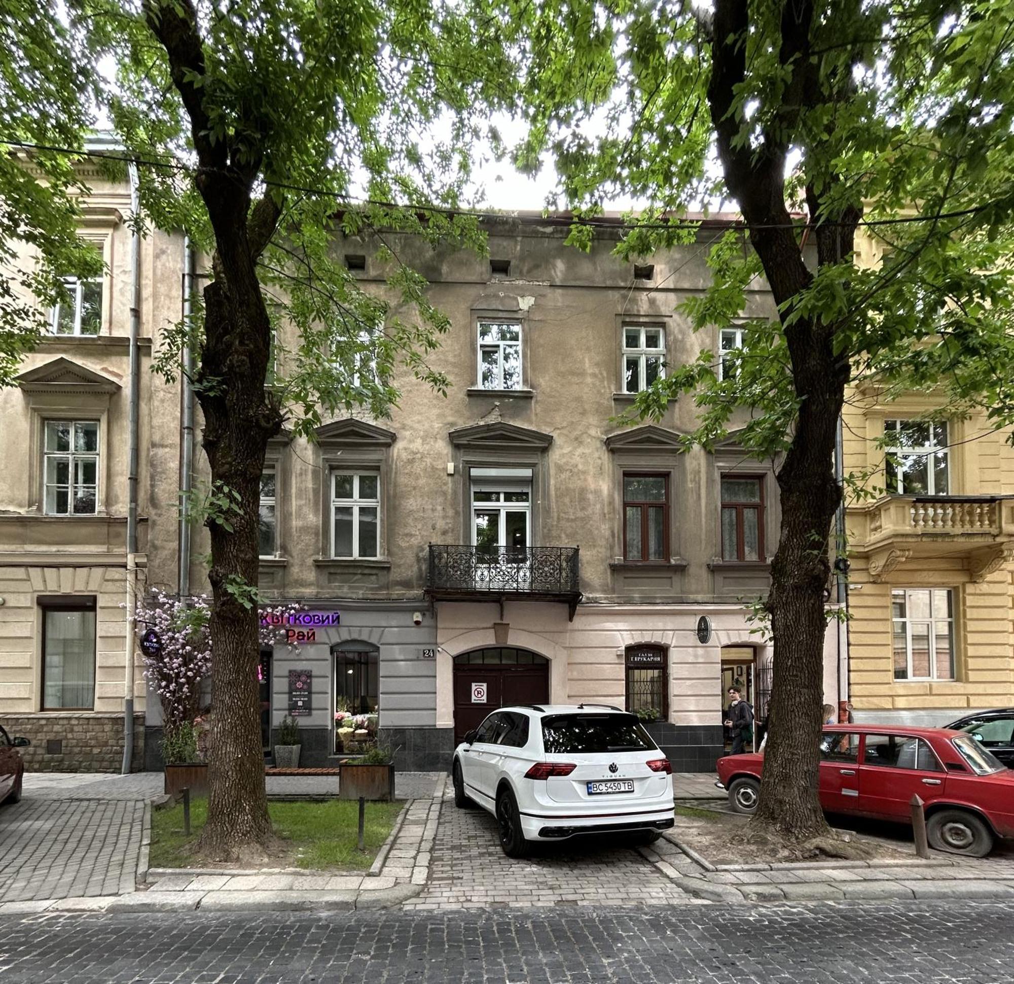 Modern Apartment, 5Mins To Rynok Square Lviv Ngoại thất bức ảnh